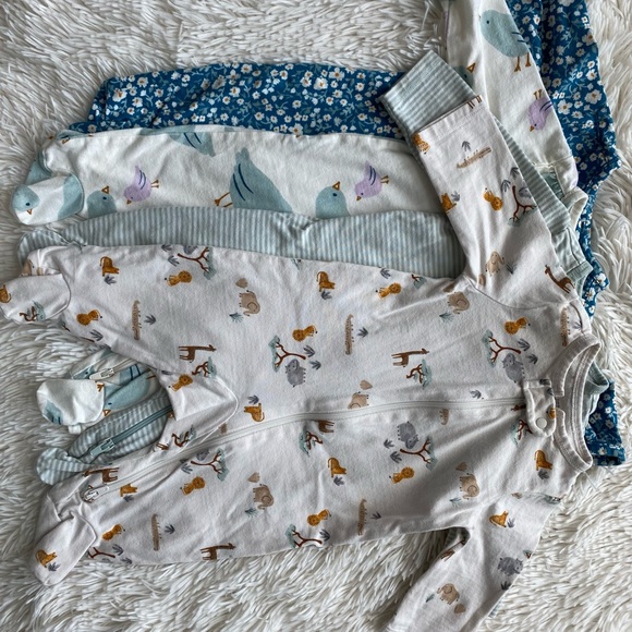 ❌SOLD❌16 onesies - Picture 2 of 7